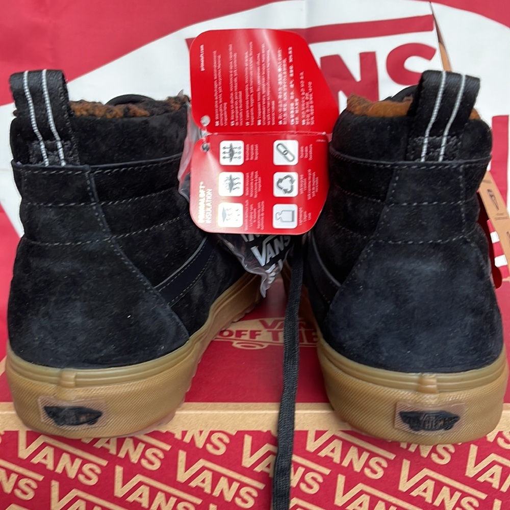 Vans Men’s Sk8-Hi Mte-1
Black/Gum
VN0A5HZYB9M
 boots - sneakers - athletic - Picture 14 of 16
